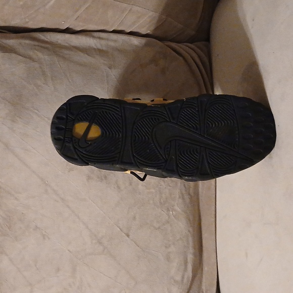 Shoes - Picture 9 of 10